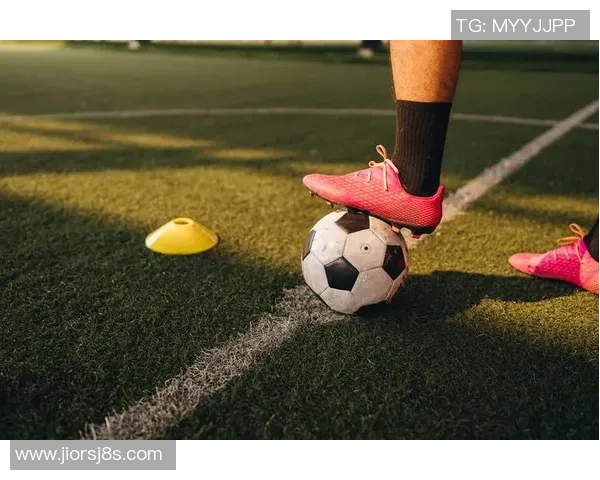 足球青训之路：探索培养未来球星的系统与方法